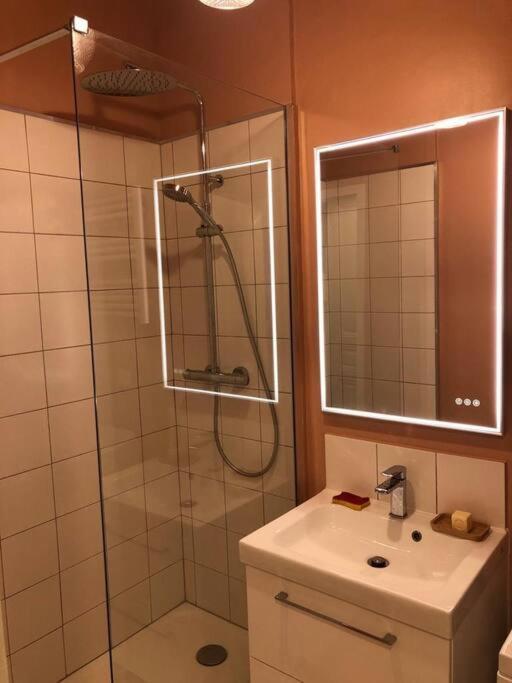 Appartement Vieux-Port/ 2 Min Du Metro Estrangin Marseille Kültér fotó